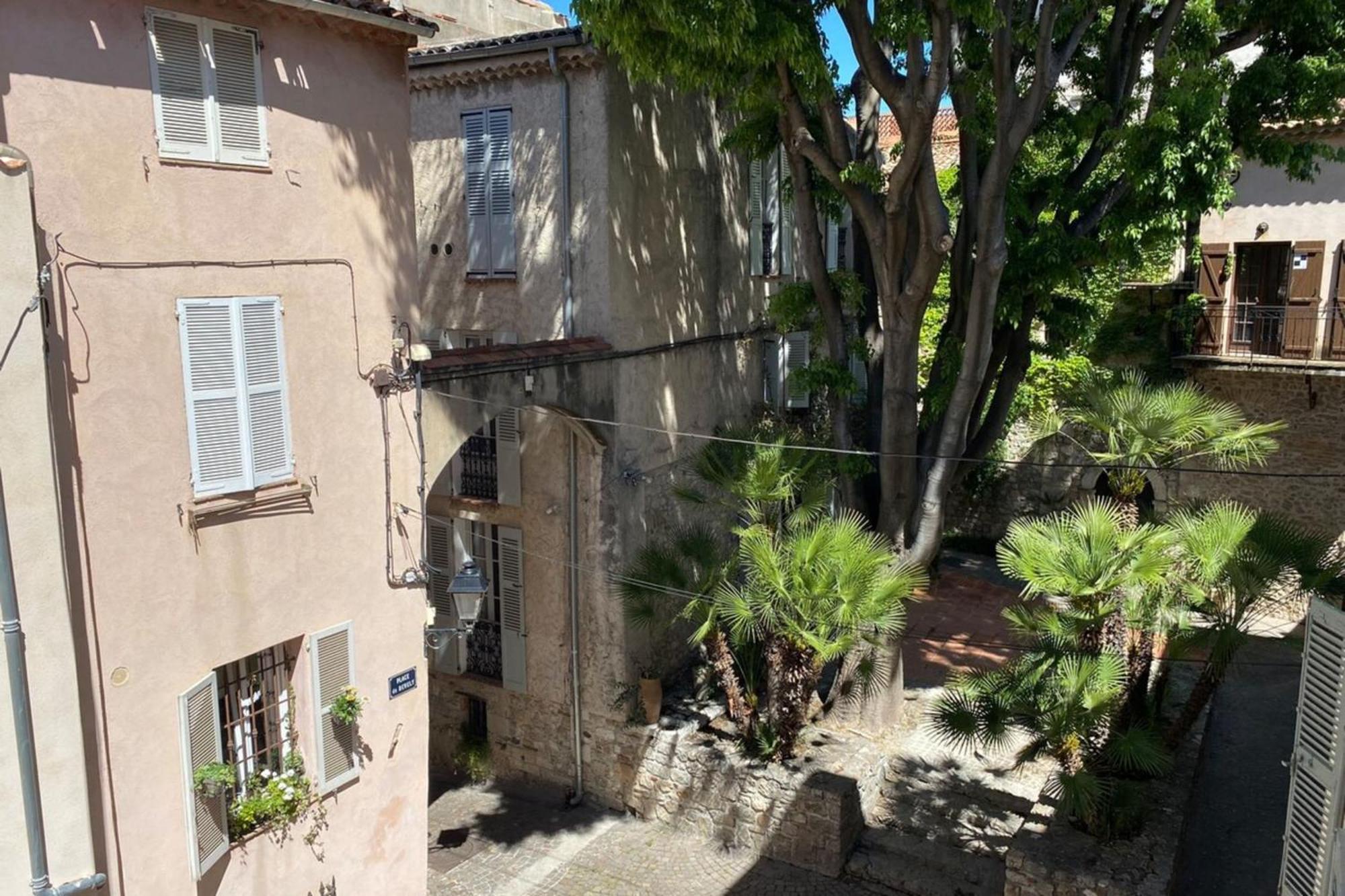 06An - Beautiful Apartment In The Heart Of Old Antibes Exterior foto